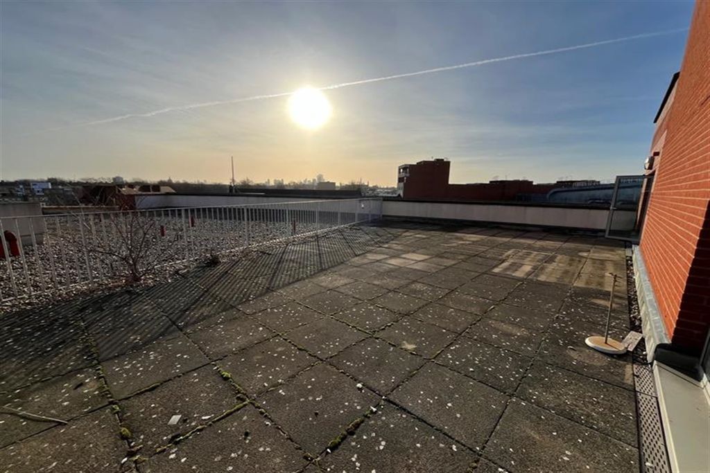 Property photo 1 of 14 (Main)