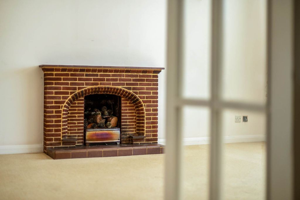Property photo 2 of 23