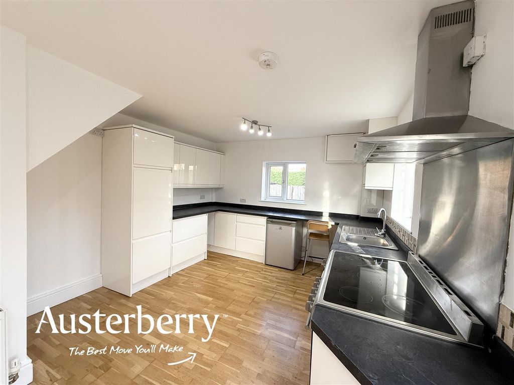 Property photo 3 of 10 Img_2529.Jpg