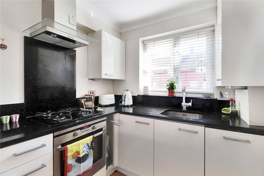 Property photo 3 of 15 Kitchen