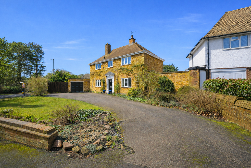 Property photo 1 of 25 Front