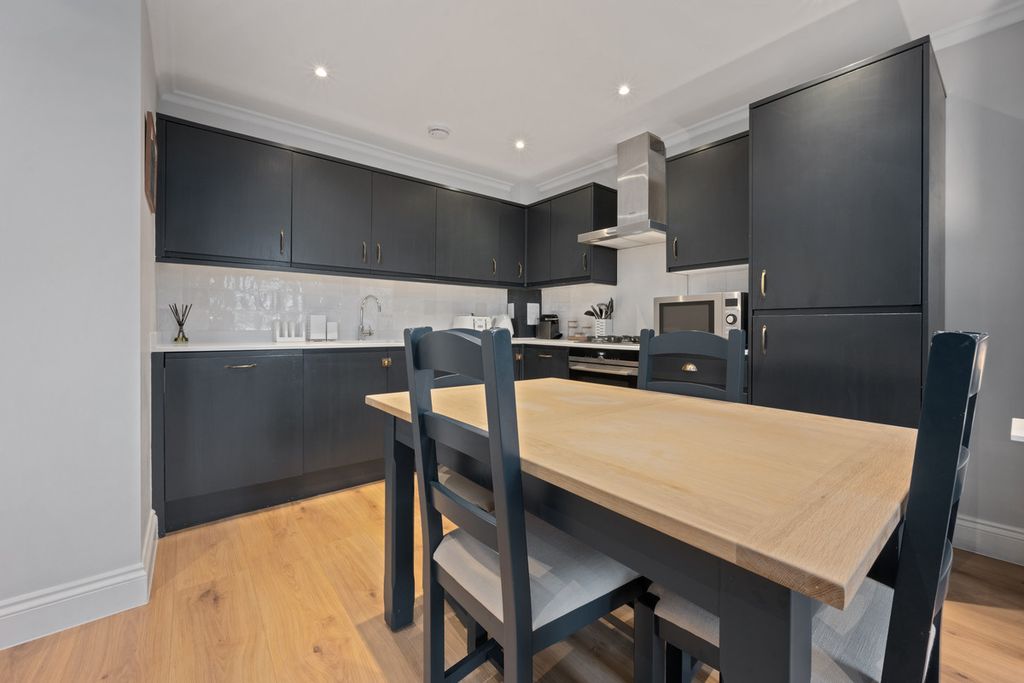 Additional image 7 of 2 bed flat for saleCourtview House, East Molesey KT8
