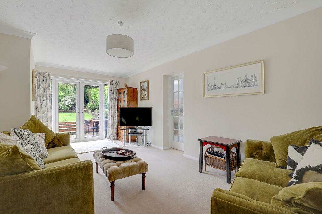 Property photo 2 of 23