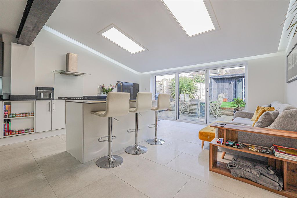 Property photo 2 of 35 980A4903.Jpg