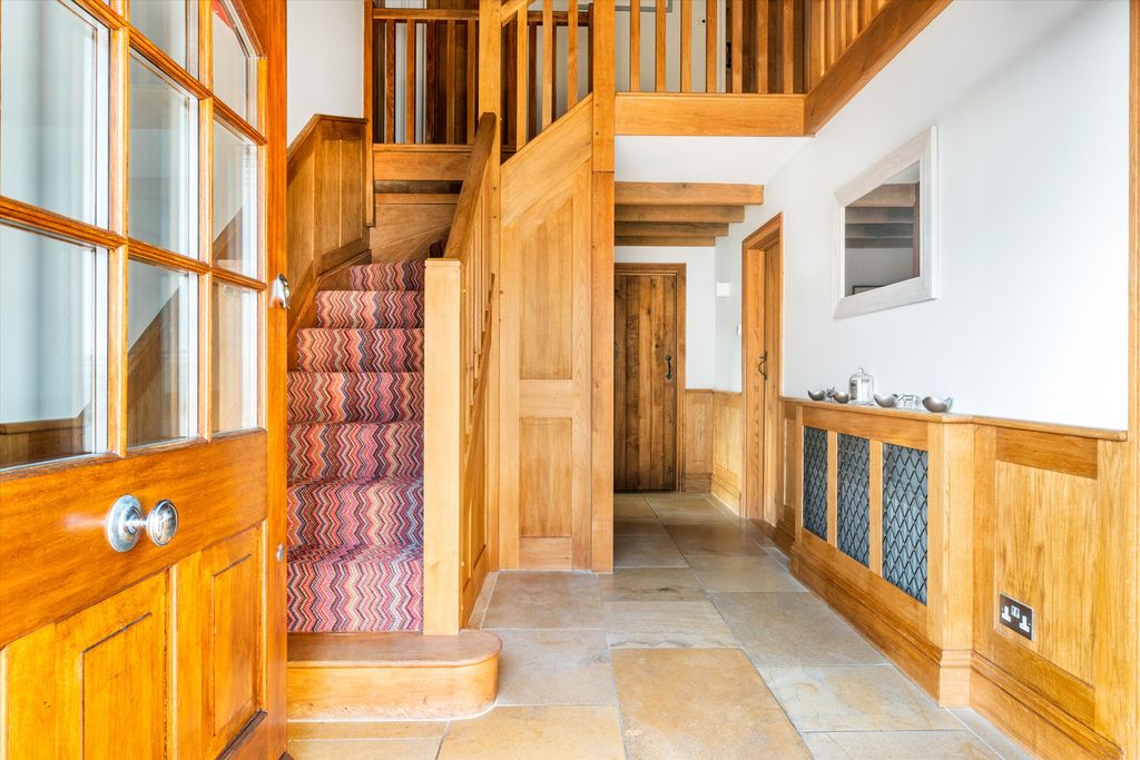 Property photo 3 of 31 Image