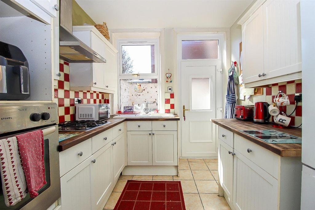 Property photo 2 of 14