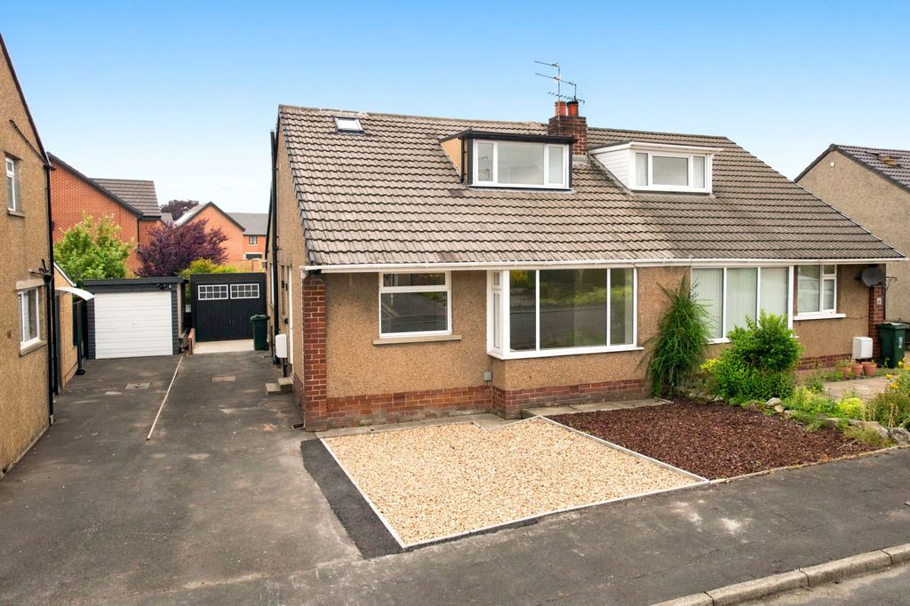 Property photo 1 of 43