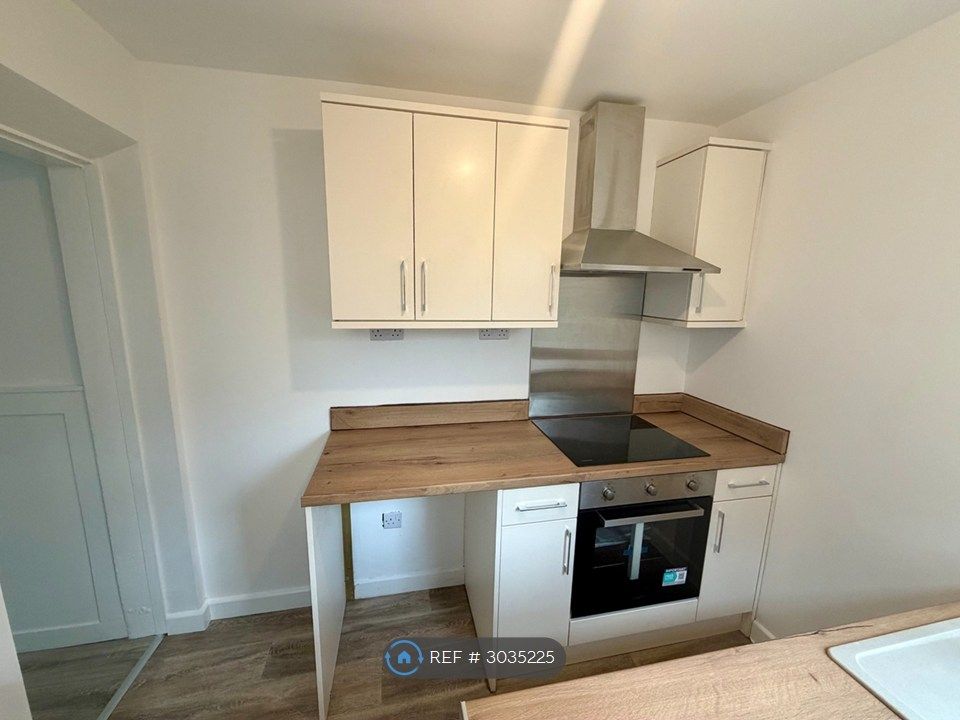 Property photo 1 of 9 New Fitted Kitchen