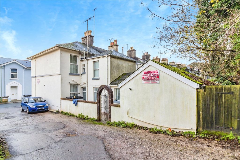 Property photo 2 of 30 Picture No. 04