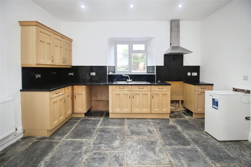 Property photo 2 of 14 Picture No. 04