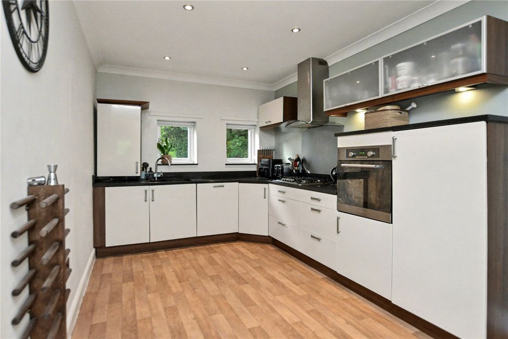 Property photo 1 of 18 Picture No. 09