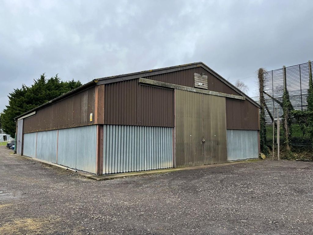 Property photo 1 of 4 0F46E6F4-B540-4198-Aa7F-8Fde79A2F174.Jpg