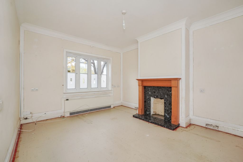 Property photo 2 of 20 7 Greyhound Chase, Ashford, Kent, Tn23 5Ll