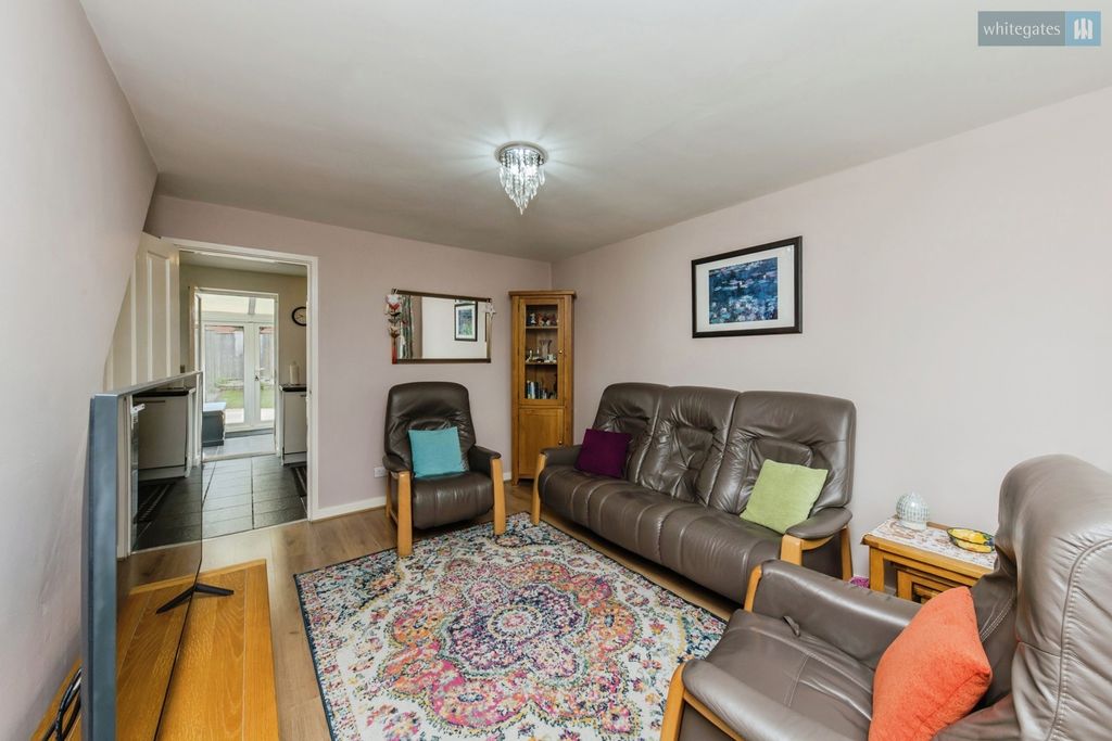 Property photo 3 of 14 Pbox-Img.Jpg
