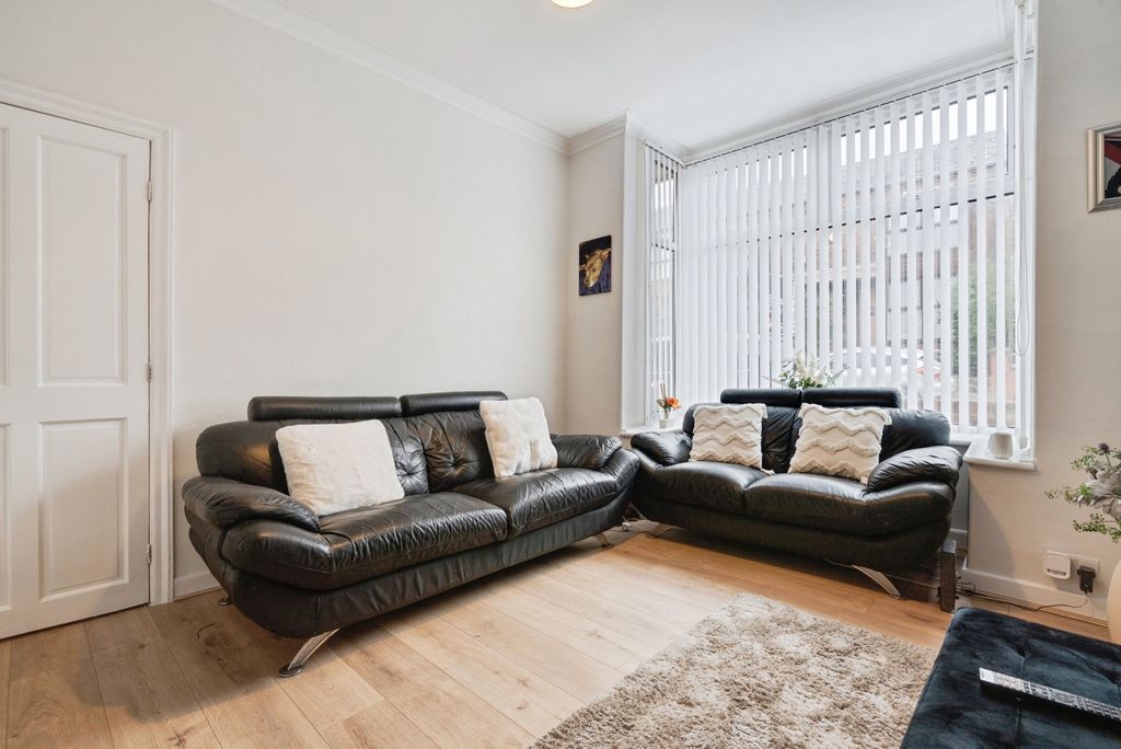 Property photo 3 of 17 Photo