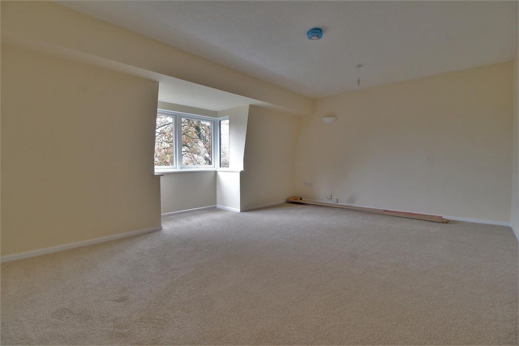 Property photo 3 of 8 Living/Dining Room