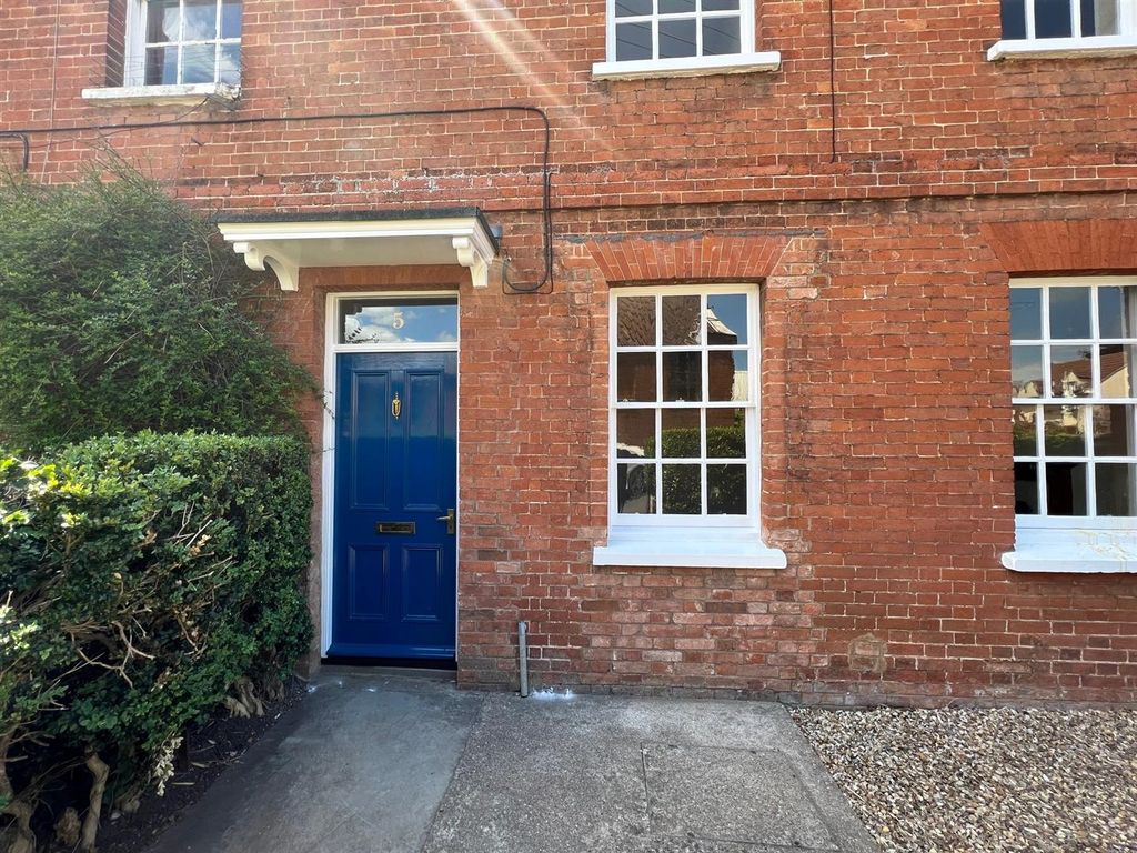 Property photo 2 of 14