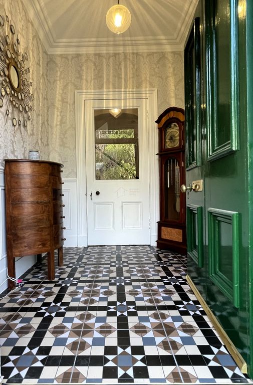 Property photo 2 of 25 Vestibule.Jpg