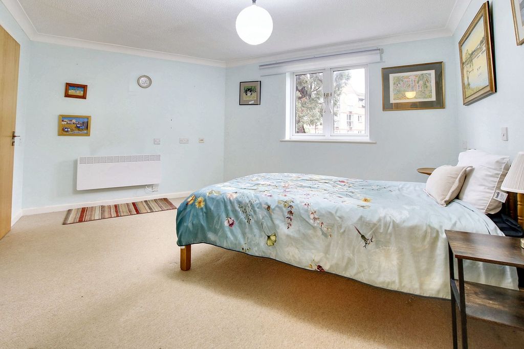 Property photo 2 of 24