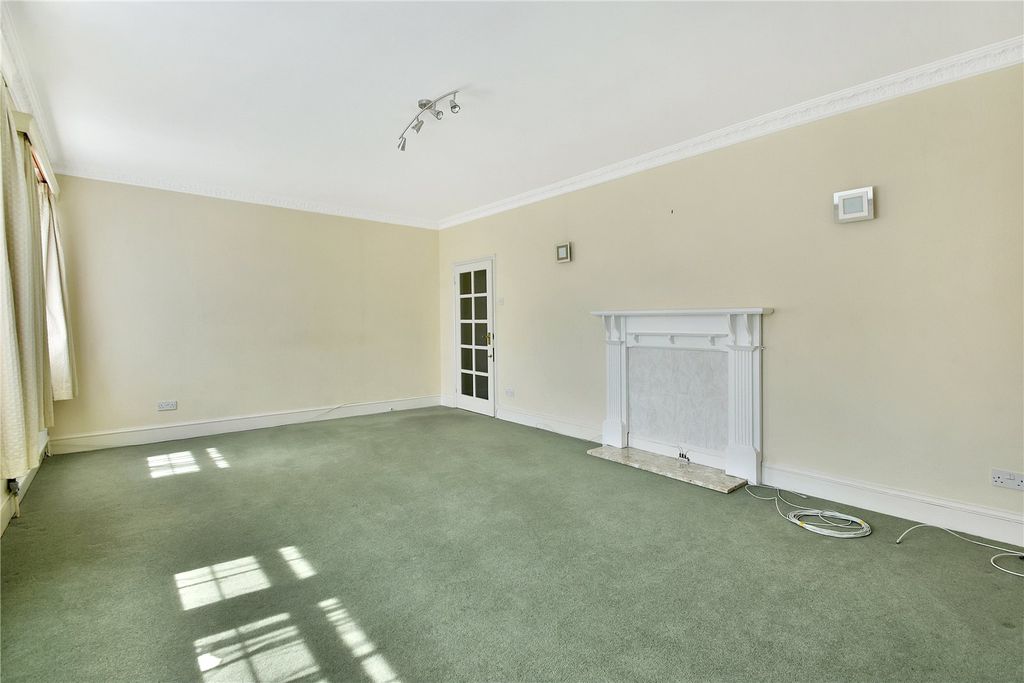 Property photo 3 of 9 Picture No. 18