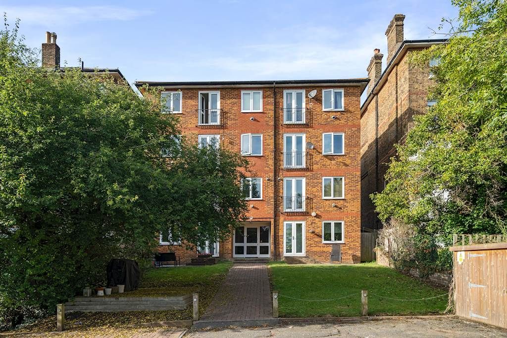 Property photo 1 of 11 13-B2Ed81021 - Ns - Hgll - Flat 8, 31 Central Hill