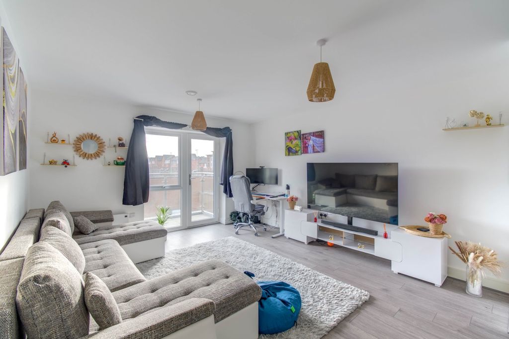 Property photo 2 of 7 Picture No. 06