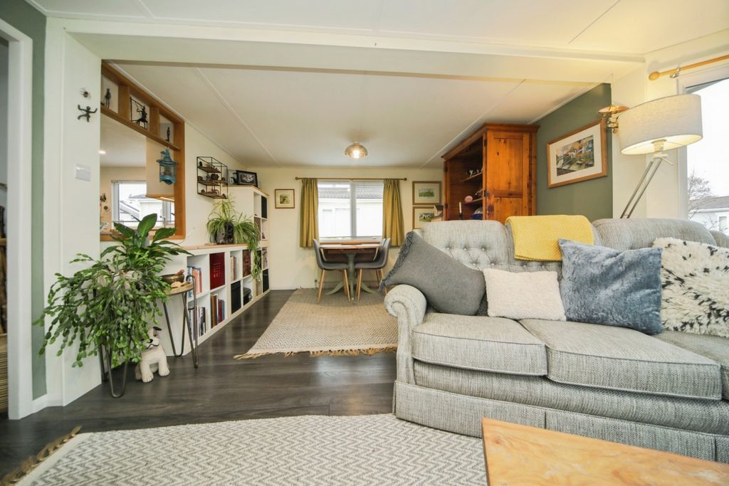 Property photo 3 of 20 Pbox-Img.Jpg