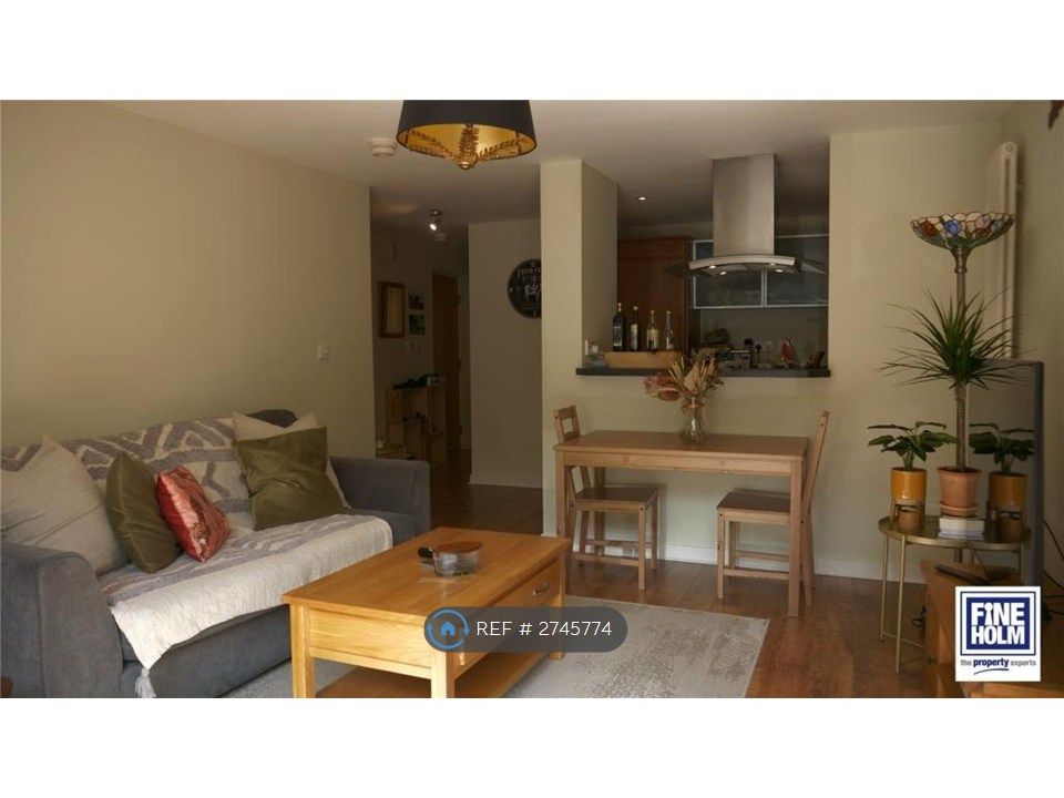 Property photo 2 of 7 Living Room