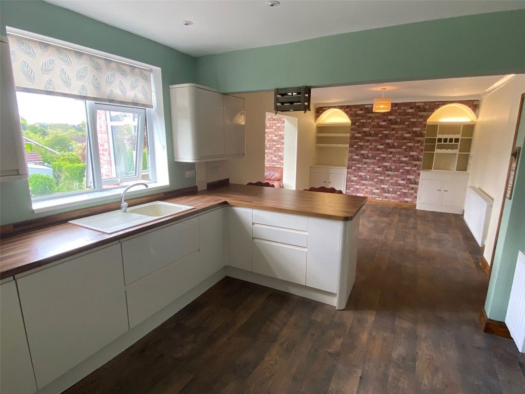 Property photo 3 of 21 Kitchen/Diner