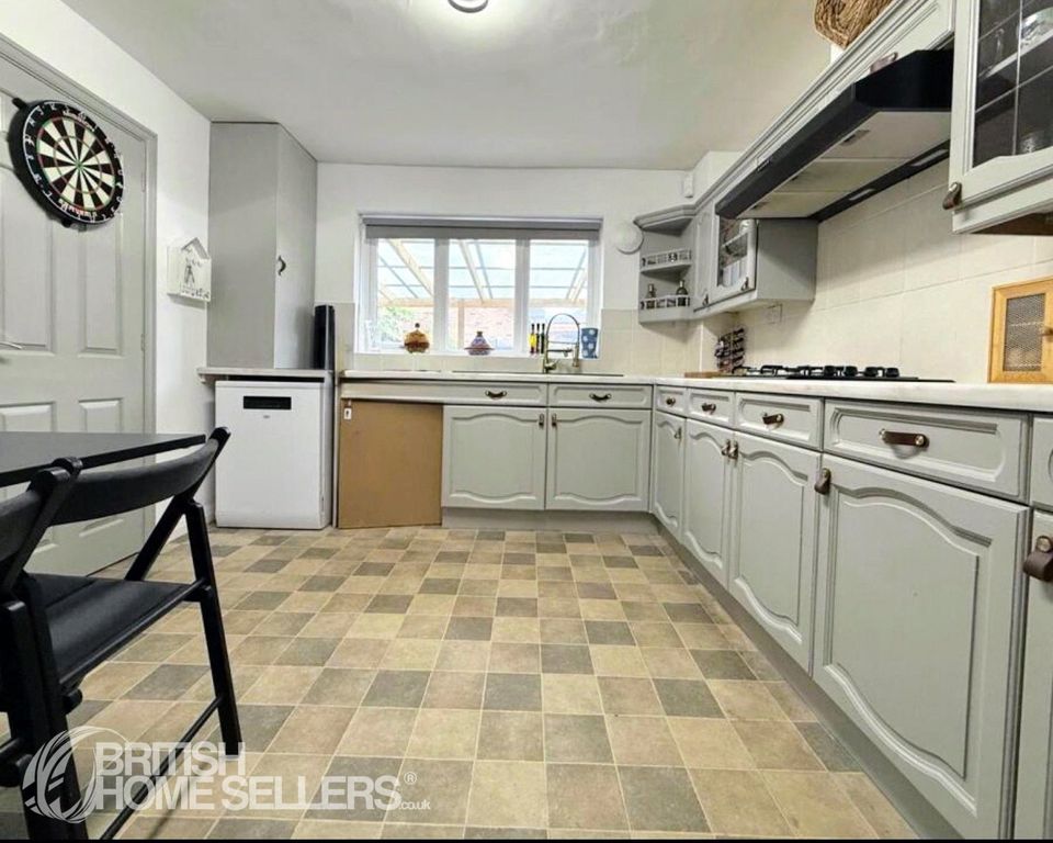 Property photo 3 of 25 Picture No. 06