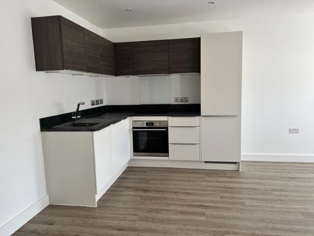 Property photo 3 of 6 Kitchen