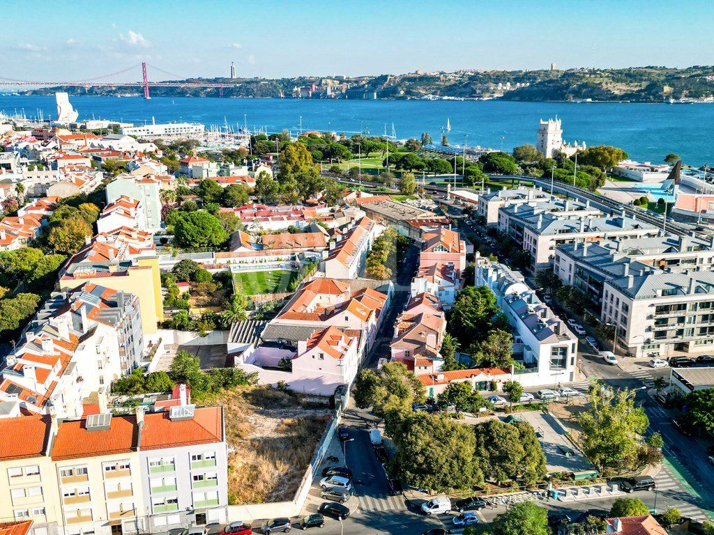 Property photo 1 of 7 Land With Preliminary Urban Planning Study In Lisbon