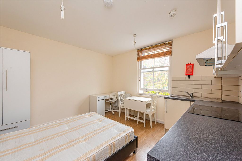 Property photo 2 of 10 Picture No. 05