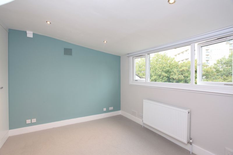 Property photo 1 of 7 Photo 7