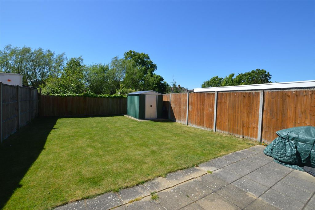 Property photo 2 of 12 83 Constance Road Gdn.Jpg