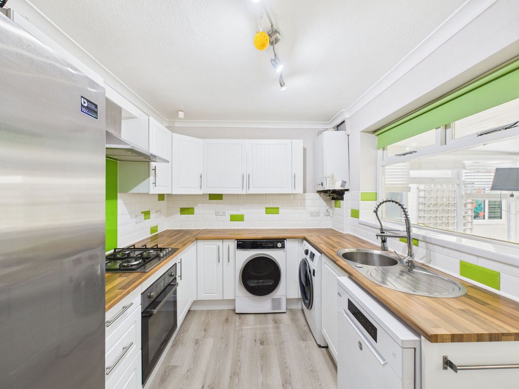 Property photo 3 of 31