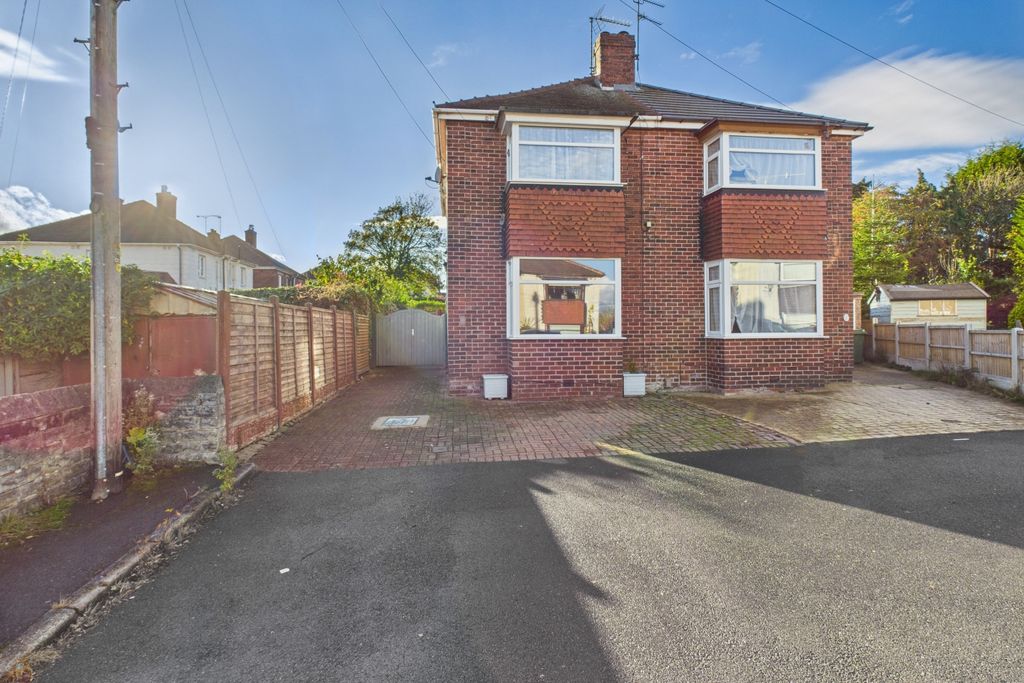 Property photo 1 of 15 External