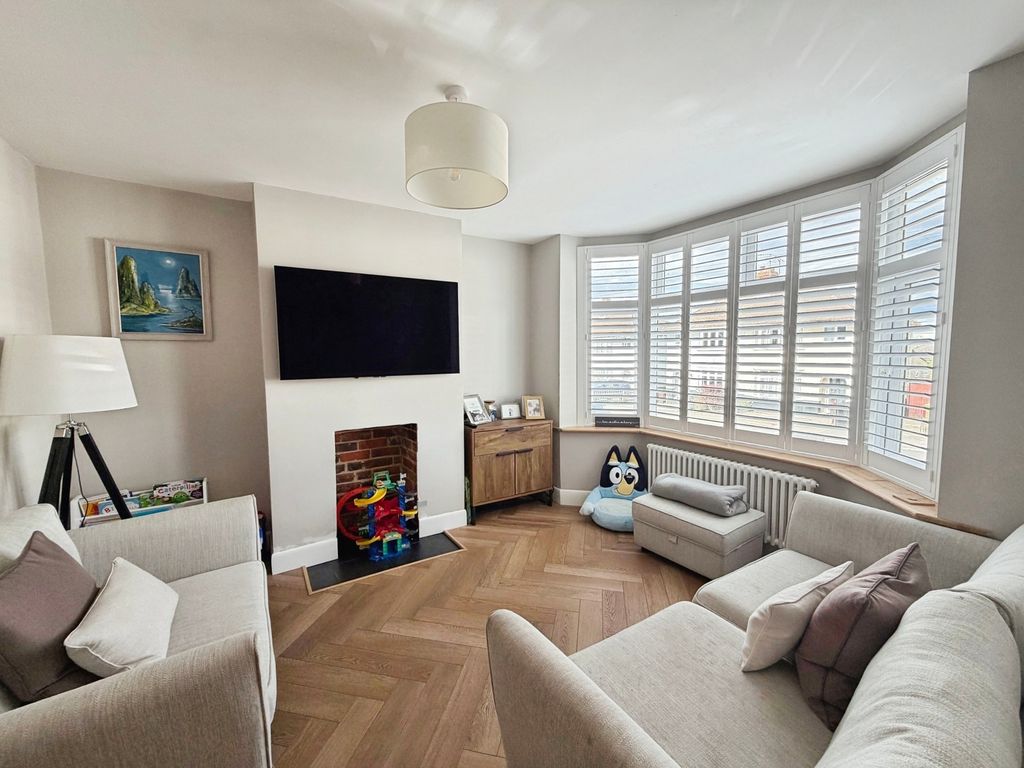 Property photo 3 of 15 Pbox-Img.Jpg