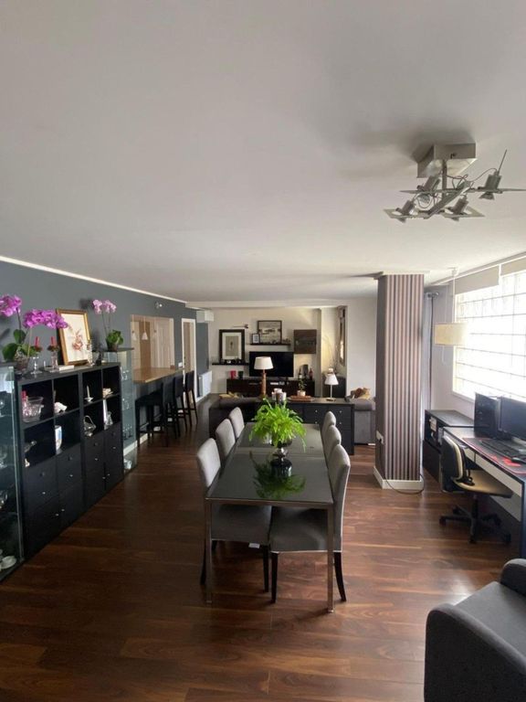 Property photo 3 of 38