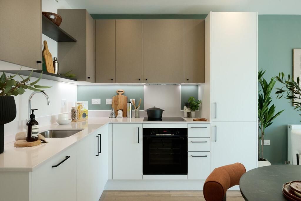 Property photo 3 of 7 Kitchen