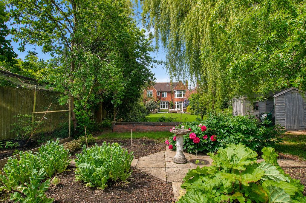 Property photo 2 of 64