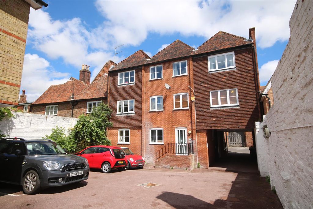 Property photo 3 of 23