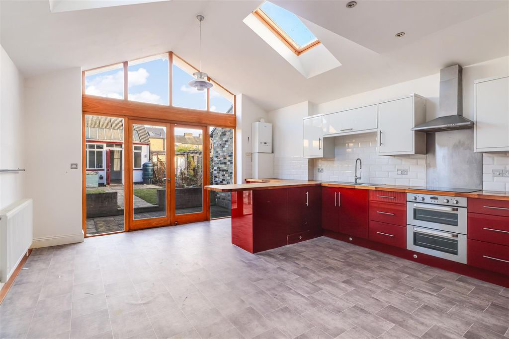 Property photo 2 of 19 Img (18).Jpg