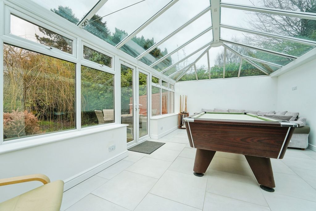 Property photo 3 of 20 Conservatory