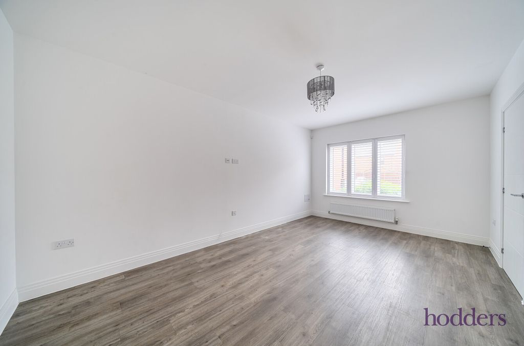 Property photo 3 of 25 3074Bb3A-6892-46c...