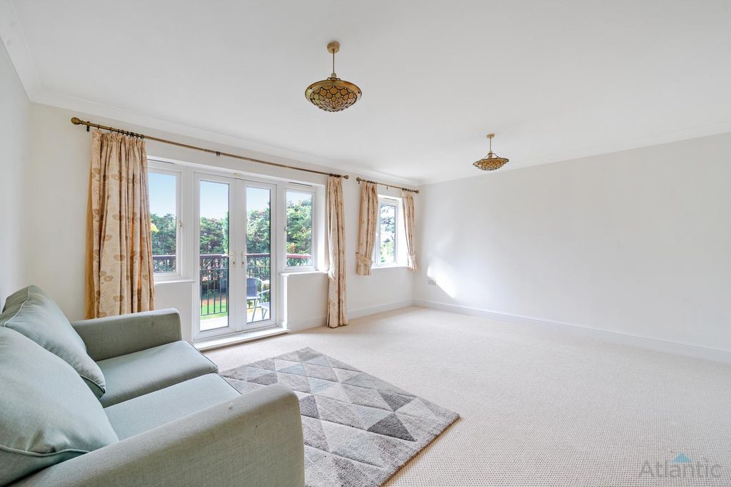 Property photo 2 of 15 Gallery