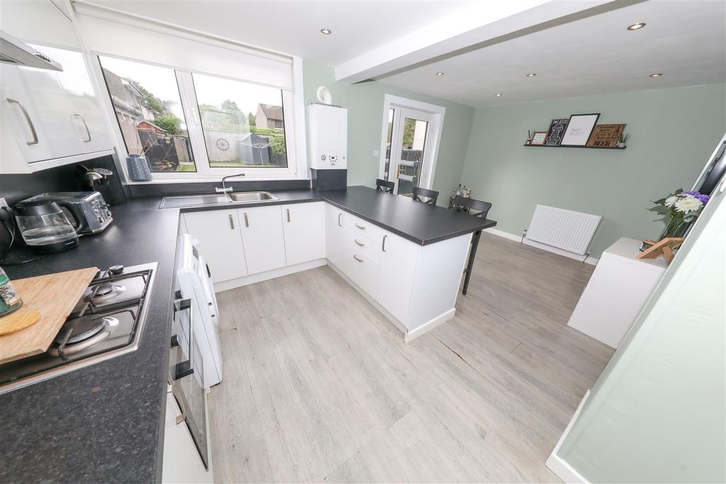 Property photo 3 of 19 d