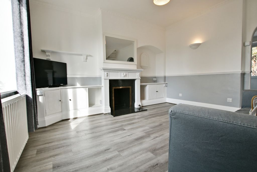 Property photo 3 of 17 1846313