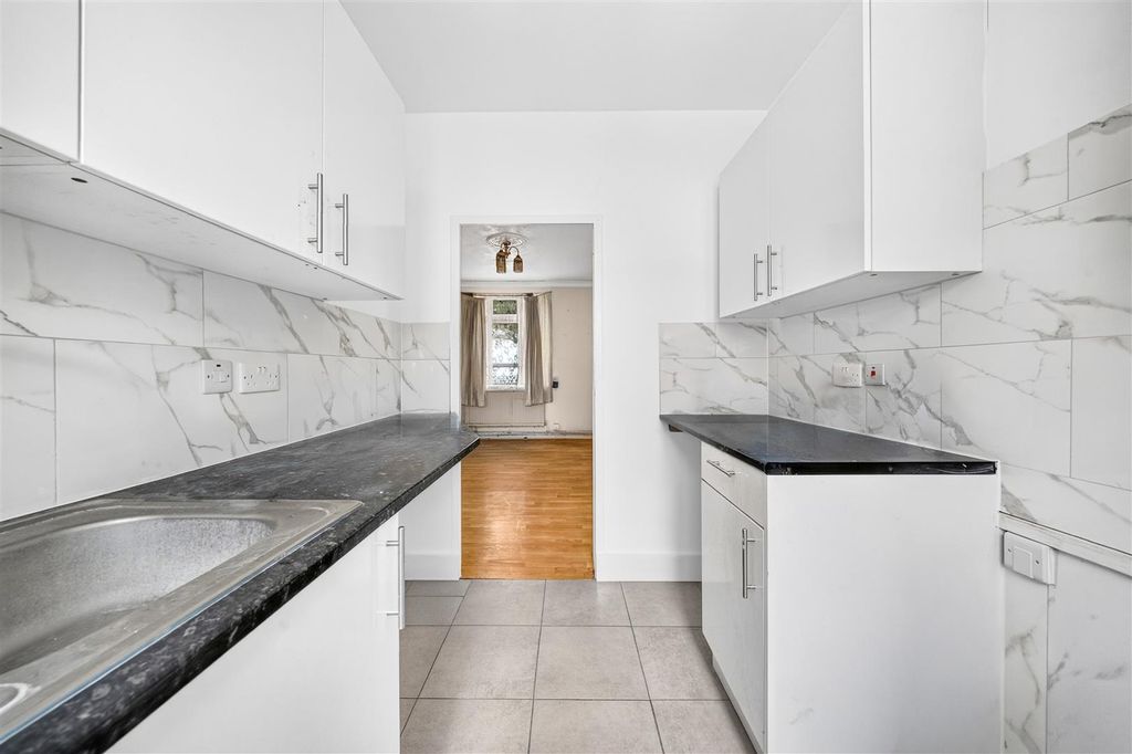 Property photo 3 of 15 Kitchen