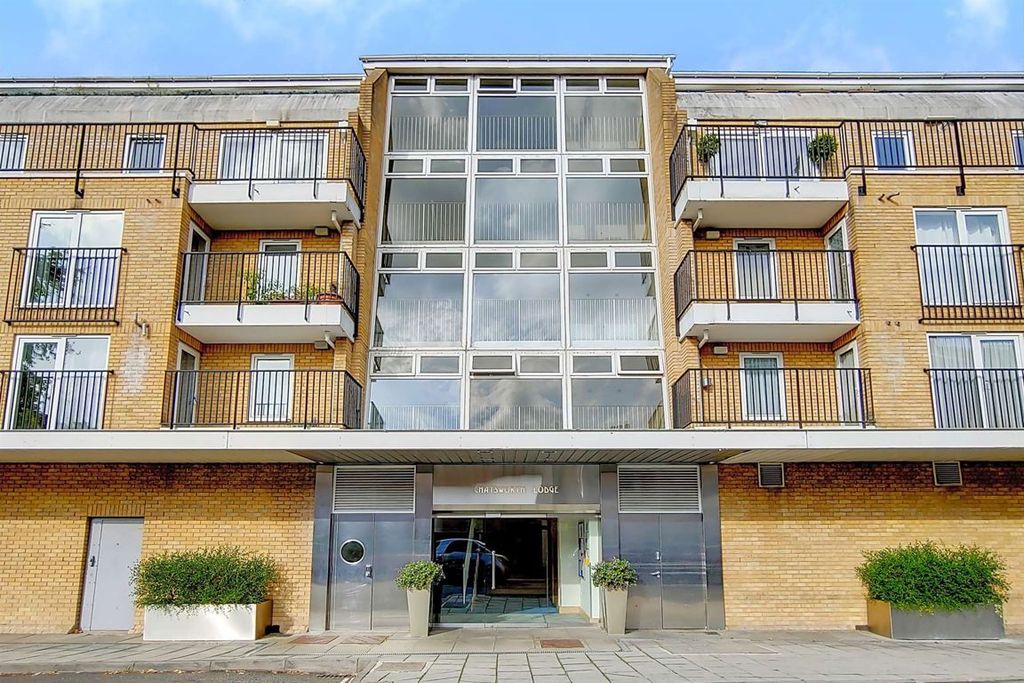 Property photo 1 of 7
